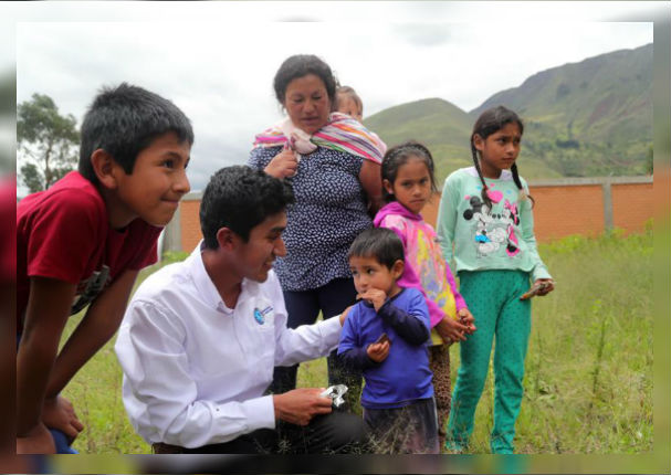 Ingeniero peruano crea ricas galletas para combatir la anemia en los niños