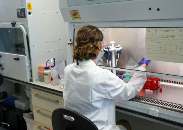 Vacuna contra el coronavirus desarollada en Oxford llegaría al Perú