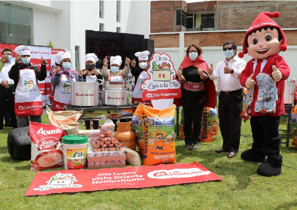 Caja Huancayo hace entrega de kits de ollas comunes