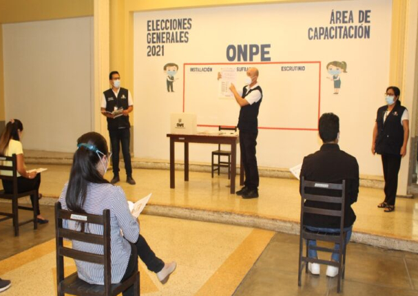 ONPE realiza primera jornada de capacitación para miembros de mesa este domingo 28