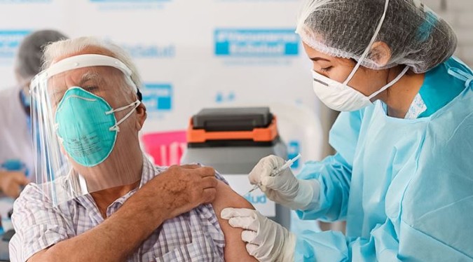 Covid-19: Conoce el cronograma de vacunación para las personas mayores de 50 años