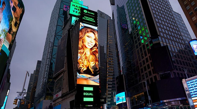 Yahaira Plasencia aparece como figura destacada en Times Square | FOTOS