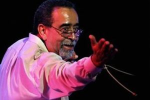 Andy Montañez se prepara para celebrar sus 50 años de carrera artística