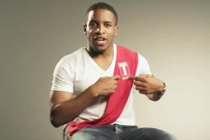 Jefferson Farfán pide alentar a la ‘blanquiroja’ en spot publicitario