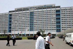 Medicos que acaten huelga no podrán ingresar al hospital Edgardo Rebagliati