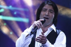 VIDEO: Imitador de Nino Bravo en ‘Yo Soy’ dedica canción a su esposa