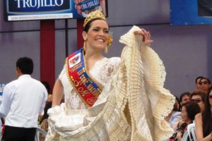 Arranca el Concurso Mundial de Marinera 2013
