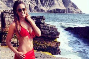 Mira a Karen Schwarz cantando salsa (VIDEO)