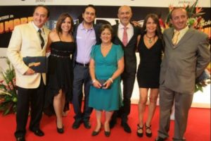 ‘Estrellas’ desfilaron por alfombra roja en estreno de ‘Asu Mare’ – FOTOS