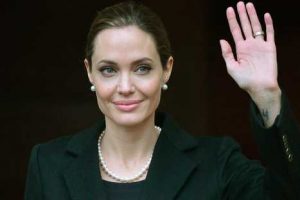 Angelina Jolie se extirpó los senos para prevenir cáncer de mama