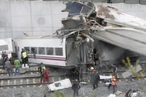 Difunden vía internet video del descarrilamiento en España – VIDEO