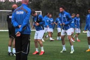 Rayo cae en pleno entrenamiento de fútbol  – VIDEO