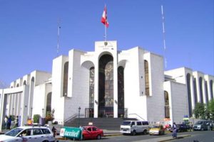 7 profesores serían sentenciados por agredir a sus alumnos