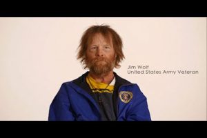 Conmovedor: un vagabundo recibe un cambio de look y vestimenta – VIDEO