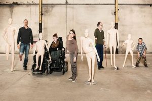 Crean maniquíes discapacitados para evitar la discriminación – VIDEO