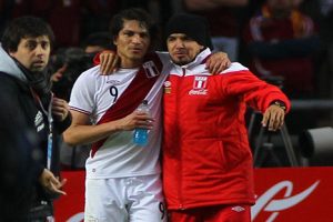 Paolo Guerrero defiende al «Loco» Vargas