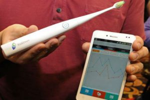 Inventan un cepillo con conexión a internet