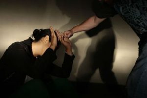 Ministerio de la Mujer lanzará campaña contra la violencia de género