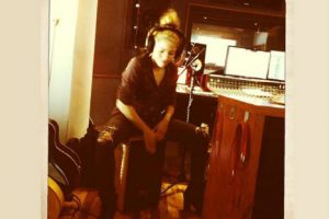 Shakira tocará el cajón peruano en su próximo album