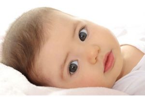 Estudio revela que los bebés saben quiénes son amables y quienes no
