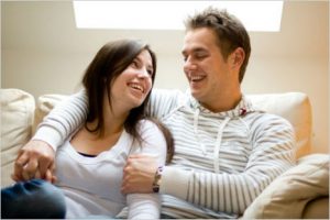 ¿Por qué un hombre empieza una relación sin olvidar a su ex?