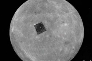 Descubren una base «alienígena» en la luna