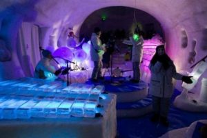 Increíble: construyen instrumentos musicales a base de hielo-VIDEO