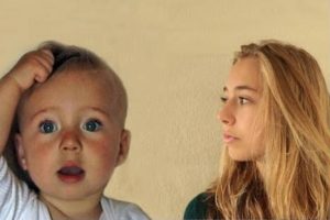 Padre graba por 14 años la vida de su hija -VIDEO