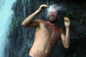 Joven decide no bañarse y … ¡no apesta!