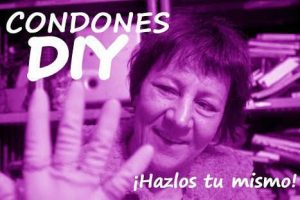 Insólito: abuelita inventa un condón casero -VIDEO