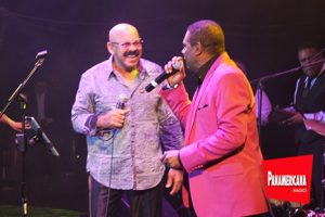 ¡Mira a El Canario y el Faraón de la Salsa cantando