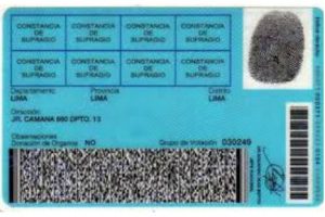 Anciano recibe a los 79 años por primera vez documento de identidad