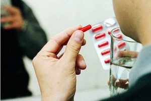 SALUD: Automedicarse puede ser perjudicial para tu salud