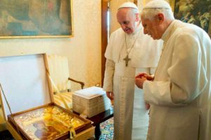 ¿El papa Francisco y Benedicto XVI verán juntos la final del Mundial?