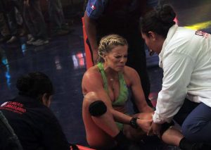 Participante de reality lanza lisura durante programa en vivo (VIDEO)