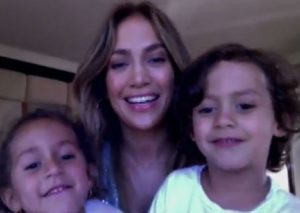 Hijo de Marc Anthony heredó los movimientos de su madre (VIDEO)