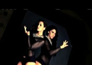 Vania Bludau junto a Milett Figueroa en candente sesión de fotos (VIDEO)