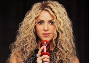 Shakira luce orgullosa su embarazo (FOTOS)