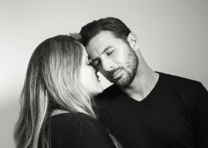Claudio Pizarro luce su amor con su esposa en sesión de fotos(FOTOS)