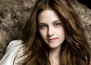 Protagonista de Crepúsculo mostró de más en los ‘Hollywood Film Awards’ (FOTOS)