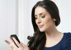 Estos 4 consejos te ayudarán a comunicarte por celular la noche de Año Nuevo