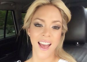 Así luce Sheyla Rojas con cabello marrón y anteojos (FOTOS)