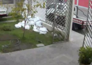 Cámaras de vigilancia captan a fantasma en la oficina de serenazgo de Arequipa (VIDEO)