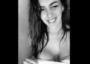 Vania Bludau protagoniza sensual sesión de fotos