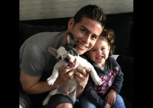 Foto de James Rodríguez acompañando a su hija a la escuela se volvió viral