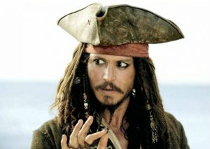 Mira la reacción de Johnny Depp cuando es besado por una fan (FOTO)