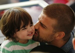 Milan, el hijo de Shakira, mete gol y levanta su propia copa (VIDEO)