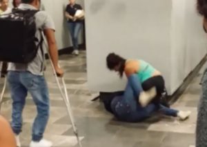 Chicas protagonizan vergonzosa pelea por el amor de un hombre (VIDEO)