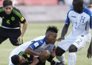 La lesión que sufrió este futbolista te va a aterrar (VIDEO)