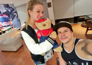 ¿Leslie Shaw estaría esperando un bebé de Mario Hart?